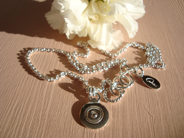 1. TÜRCHEN: Halskette LITTLE WHOLENESS